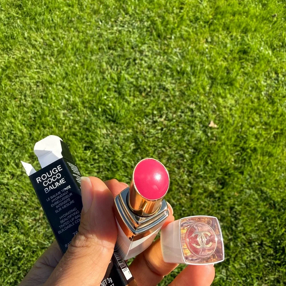 CHANEL Rouge Coco Baume 762 Raspberry Kiss – New